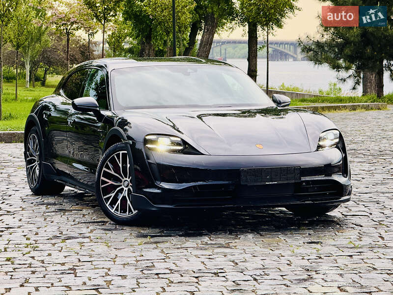 Седан Porsche Taycan 2022 в Киеве