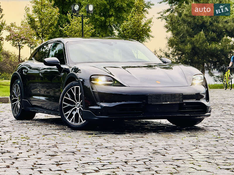 Седан Porsche Taycan 2022 в Киеве