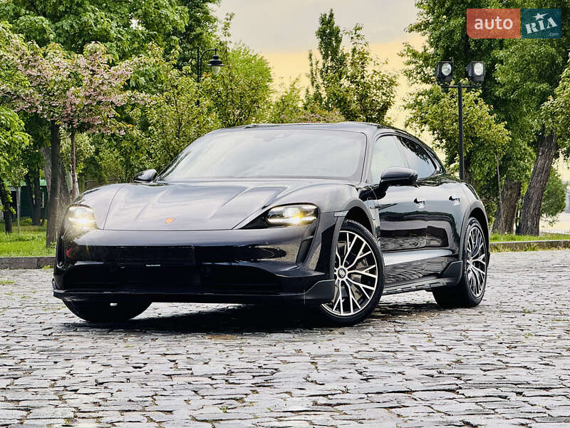 Седан Porsche Taycan 2022 в Киеве
