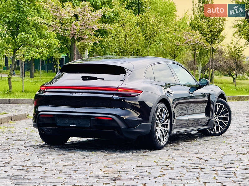 Седан Porsche Taycan 2022 в Киеве