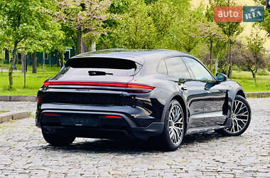 Седан Porsche Taycan 2022 в 
