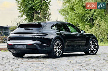 Седан Porsche Taycan 2022 в 