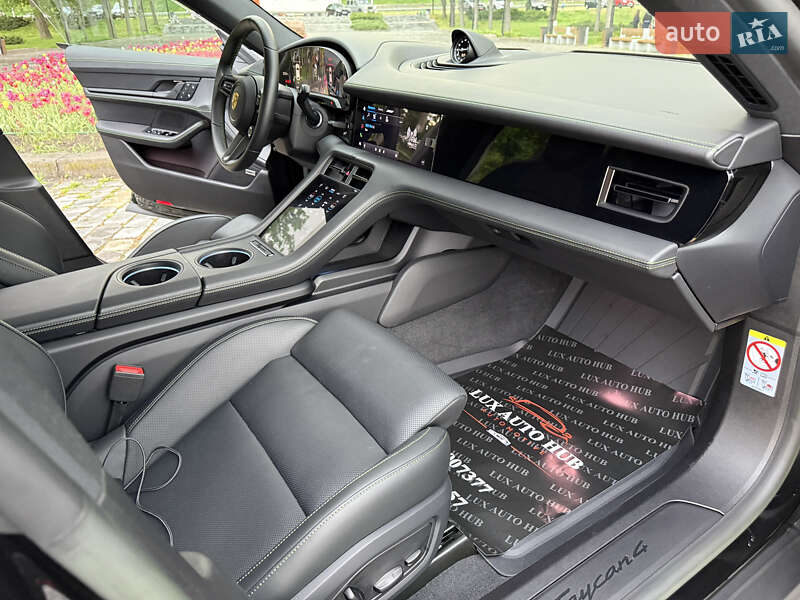 Седан Porsche Taycan 2022 в Киеве