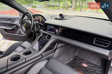 Седан Porsche Taycan 2022 в 