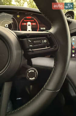 Седан Porsche Taycan 2022 в 