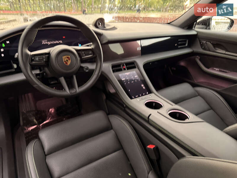Седан Porsche Taycan 2022 в Киеве