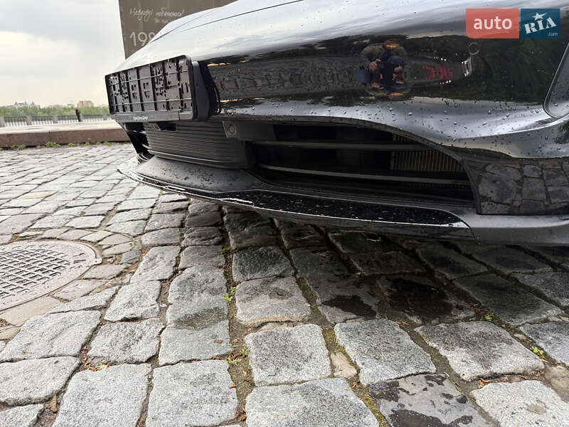 Седан Porsche Taycan 2022 в Киеве