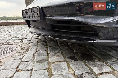Седан Porsche Taycan 2022 в 