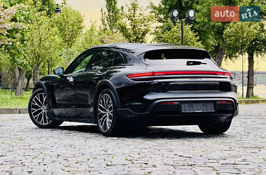 Седан Porsche Taycan 2022 в 