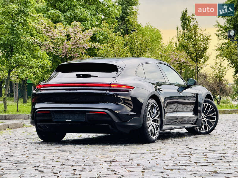 Седан Porsche Taycan 2022 в Киеве