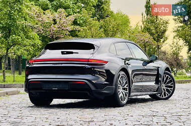 Седан Porsche Taycan 2022 в 