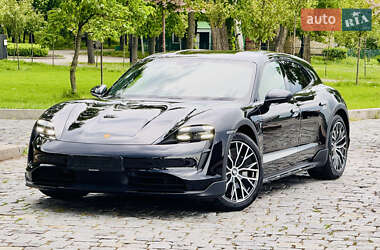 Седан Porsche Taycan 2022 в 