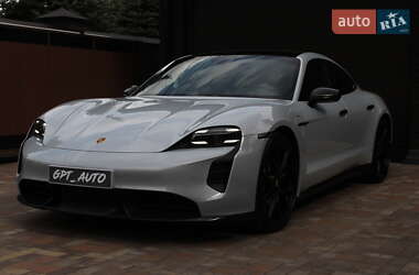 Седан Porsche Taycan 2023 в 