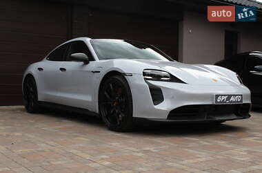 Седан Porsche Taycan 2023 в Киеве
