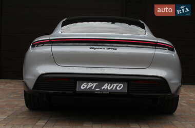 Седан Porsche Taycan 2023 в 