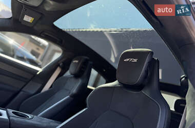 Седан Porsche Taycan 2023 в 