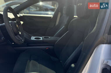 Седан Porsche Taycan 2023 в 