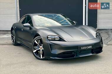 Седан Porsche Taycan 2020 в Киеве