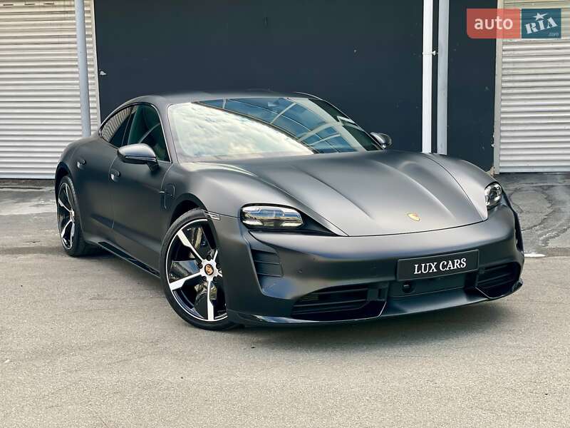 Седан Porsche Taycan 2020 в 