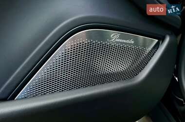 Седан Porsche Taycan 2020 в 