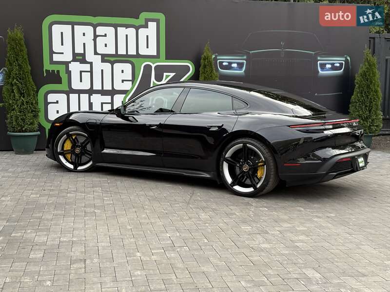 Седан Porsche Taycan 2019 в Киеве