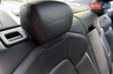 Седан Porsche Taycan 2019 в 