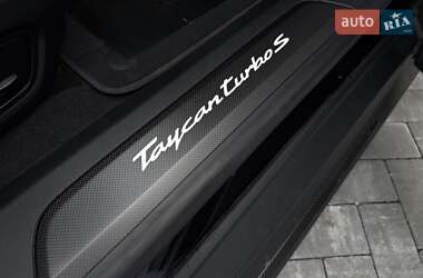 Седан Porsche Taycan 2019 в 