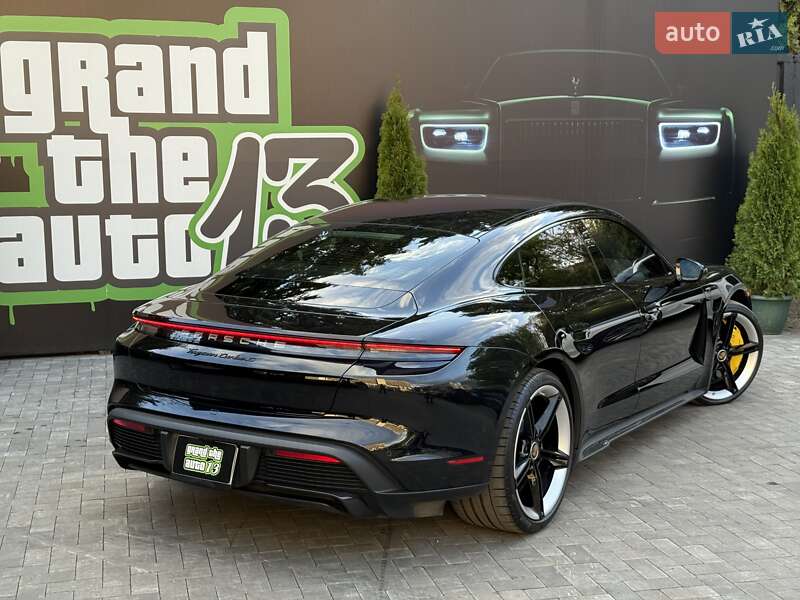 Седан Porsche Taycan 2019 в Киеве