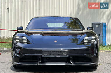 Седан Porsche Taycan 2020 в 