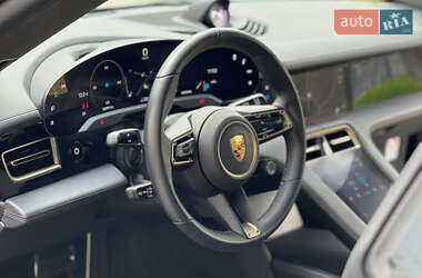 Седан Porsche Taycan 2020 в 