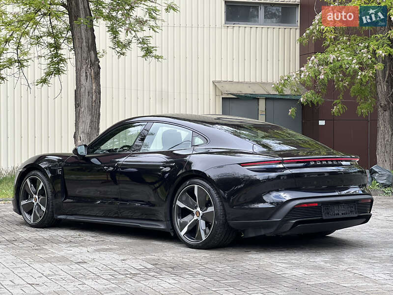 Седан Porsche Taycan 2020 в Днепре