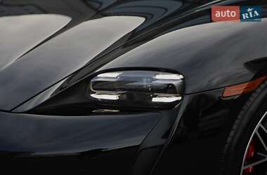 Седан Porsche Taycan 2023 в 