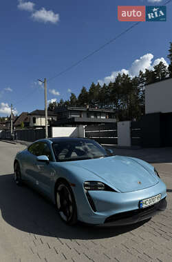 Седан Porsche Taycan 2023 в Львові