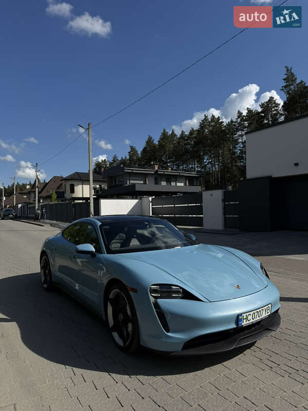 Седан Porsche Taycan 2023 в 