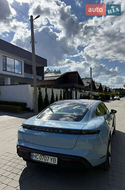 Седан Porsche Taycan 2023 в 
