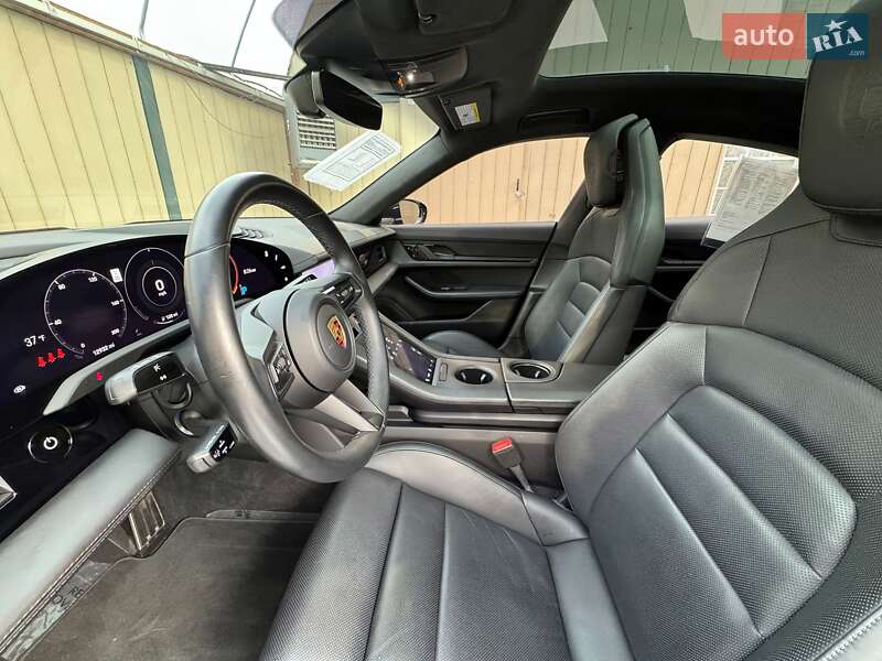 Седан Porsche Taycan 2021 в Мукачевому