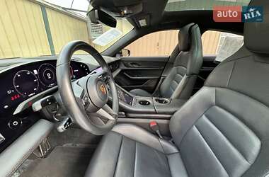 Седан Porsche Taycan 2021 в 