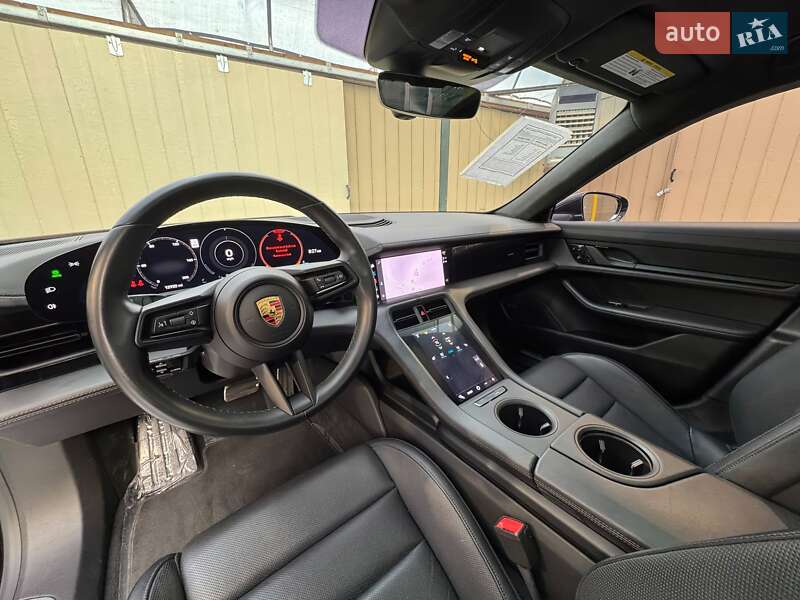 Седан Porsche Taycan 2021 в Мукачевому