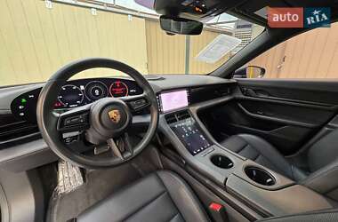 Седан Porsche Taycan 2021 в 