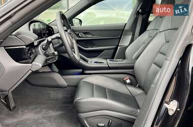 Седан Porsche Taycan 2021 в 