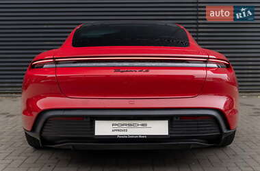 Седан Porsche Taycan 2021 в 