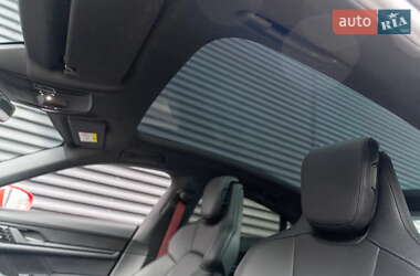 Седан Porsche Taycan 2021 в 