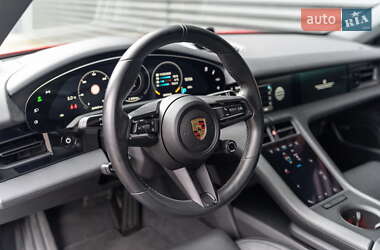 Седан Porsche Taycan 2021 в 