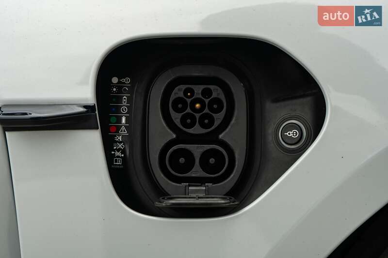 Седан Porsche Taycan 2021 в Києві