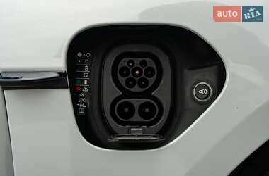 Седан Porsche Taycan 2021 в 