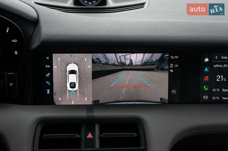 Седан Porsche Taycan 2021 в Києві