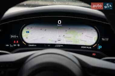 Седан Porsche Taycan 2021 в 