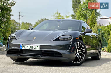 Седан Porsche Taycan 2021 в 