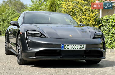 Седан Porsche Taycan 2021 в 
