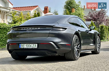 Седан Porsche Taycan 2021 в 